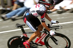 开云平台-国王对阵猛龙，德罗赞存在感拉满，旧主面前完成一场沉默的复仇