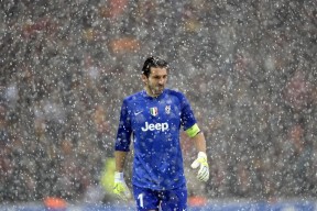 开云官网-巴黎之光，李刚仁的制胜弧线如何划破欧冠半决赛之夜