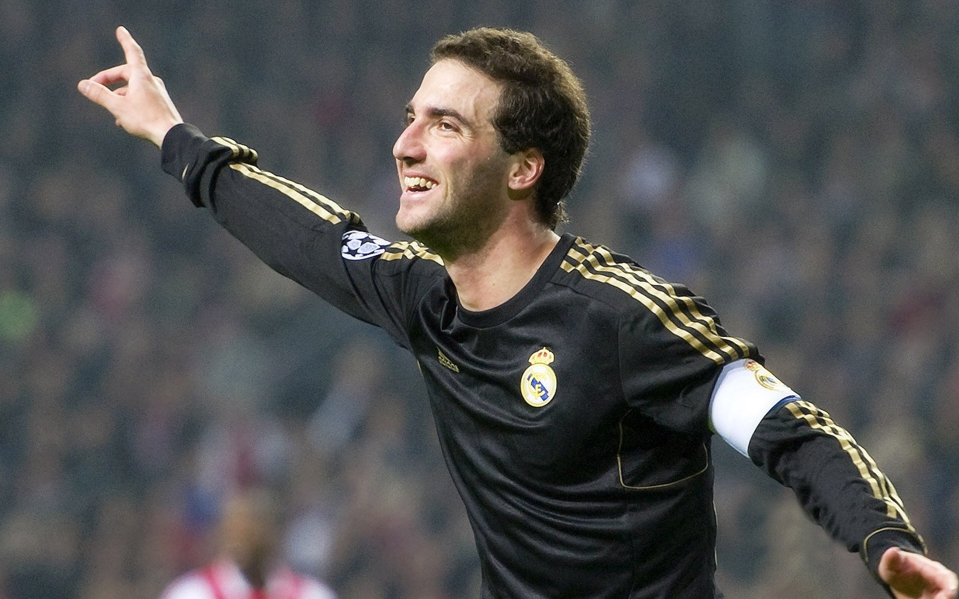 当底特律的钢铁意志,遇上巴塞罗那的魔法,防守与掌控的胜利哲学